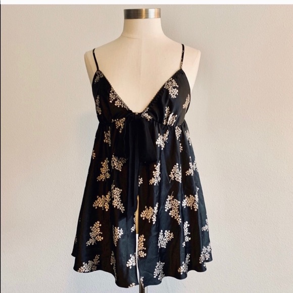 🔴 SOLD 🔴 BNWOT VS Floral Teddy XS - Picture 8 of 8